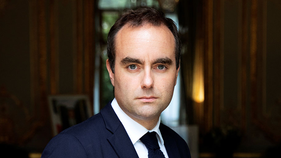 Macron Names Loyal Sébastien Lecornu as New French Prime Minister