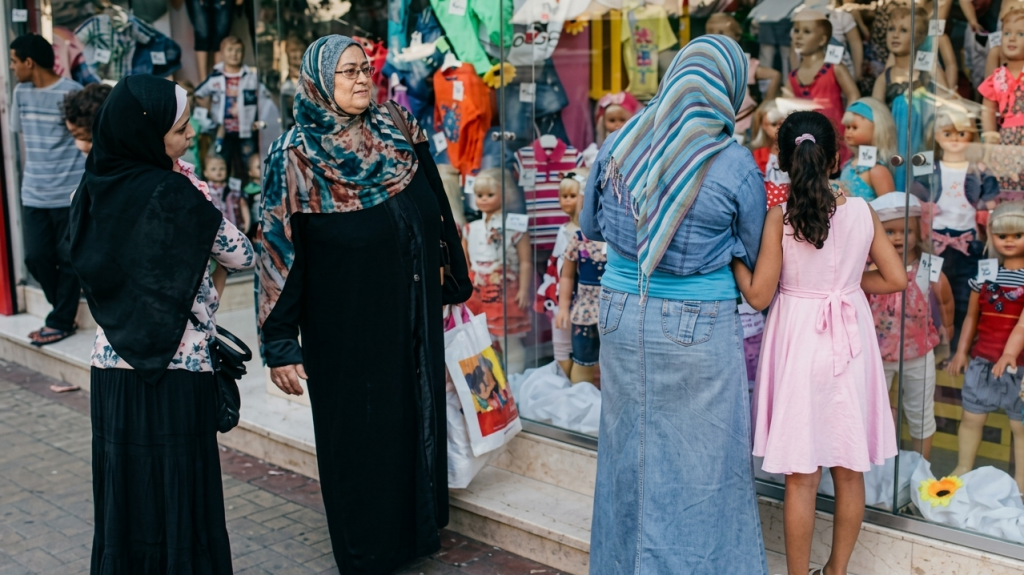 Rising Eid Clothing Costs Put Pressure on Moroccan Families