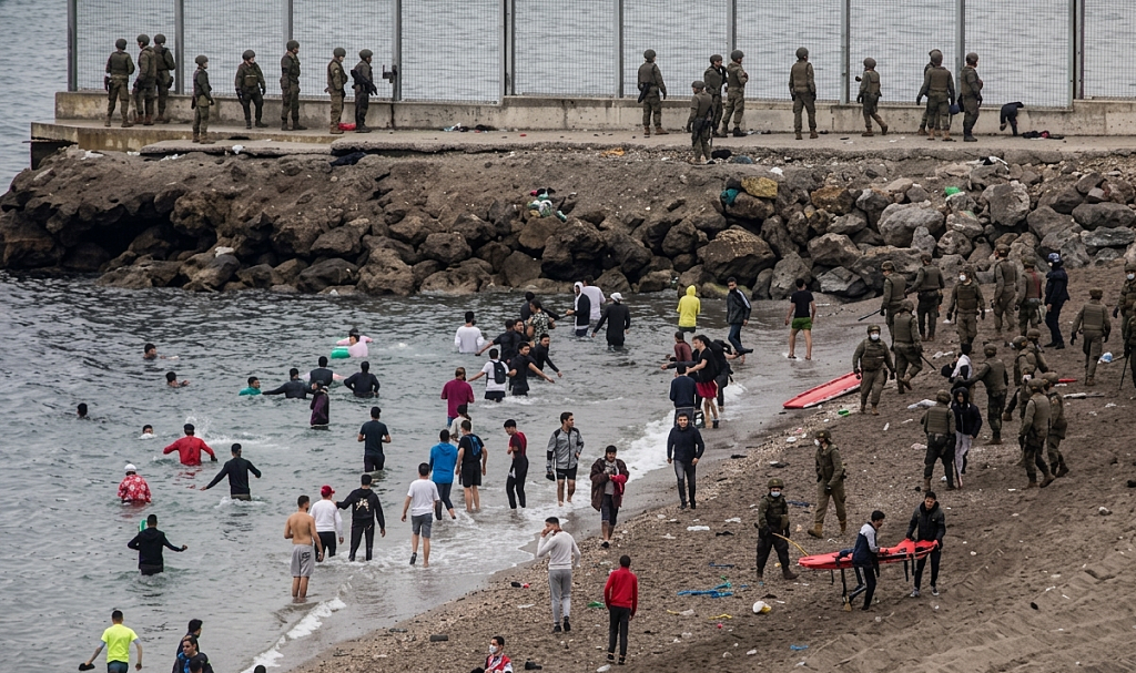 List of Missing Migrants Grows as Moroccan Families Search for Relatives After Swimming Attempts to Reach Ceuta